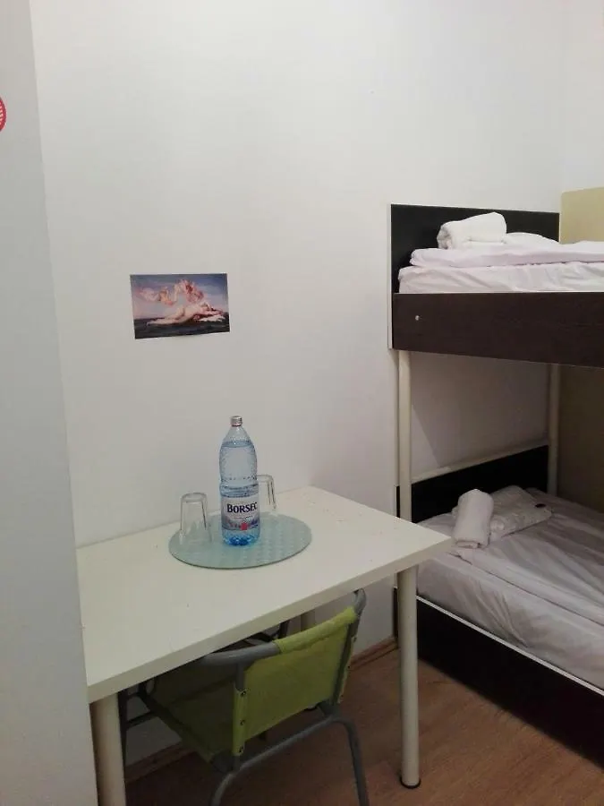 Homestay Emerald Hotel Bucharest