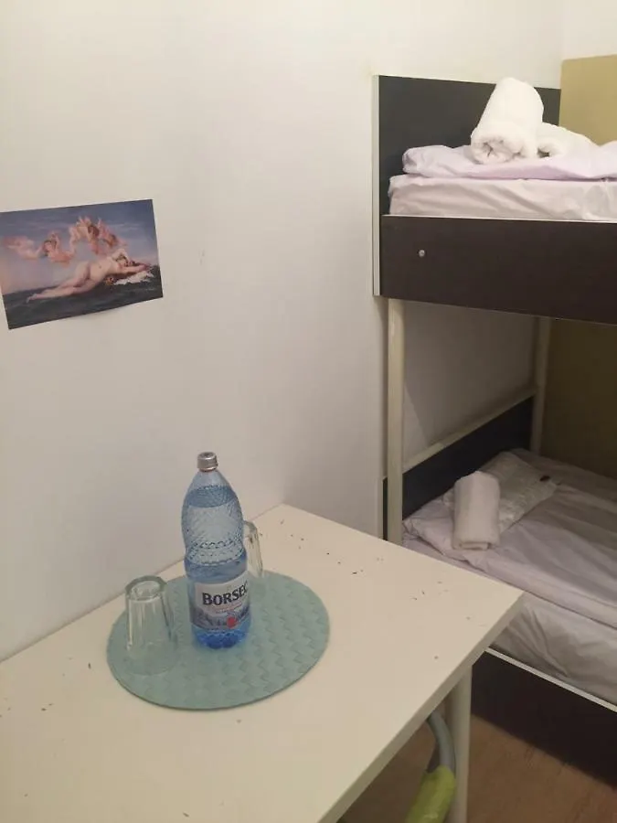Emerald Hotel Bucharest Homestay