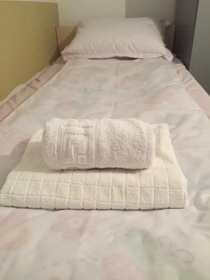 Gazde/Camere de închiriat Emerald Hotel Bucureşti
