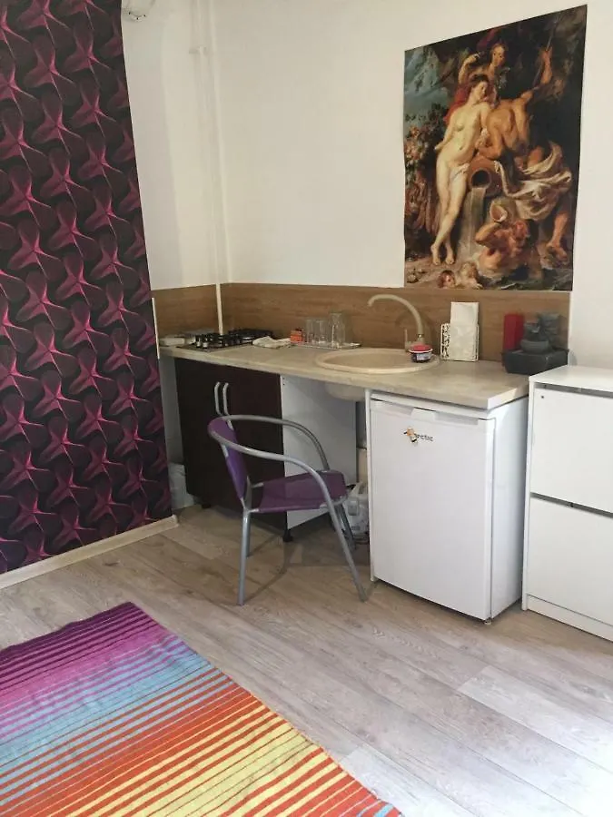 Emerald Hotel Bucharest Homestay